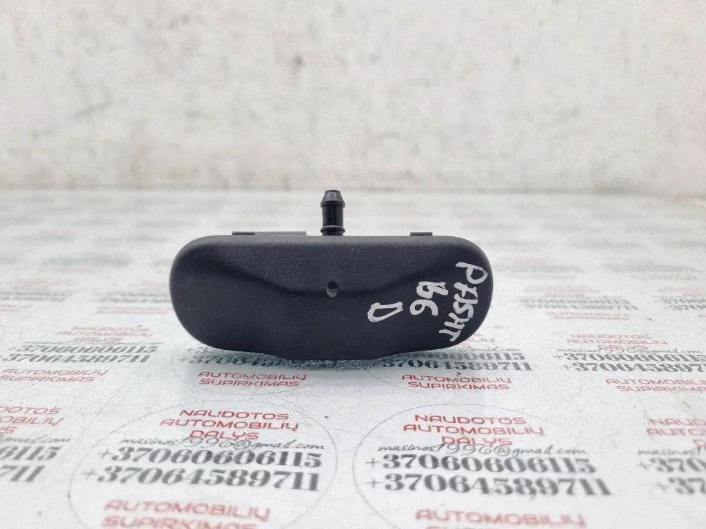 Esiklaasi pesuvedeliku pihusti(d) 5M0955986