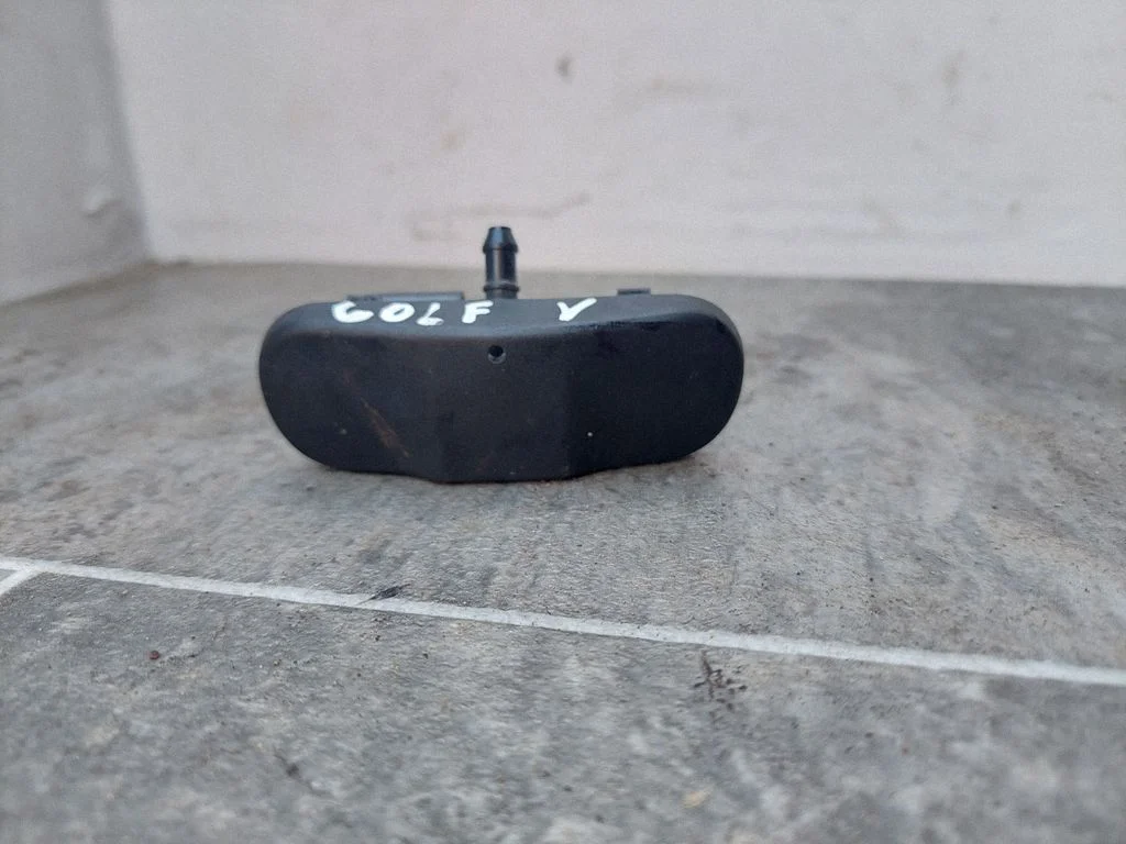 Esiklaasi pesuvedeliku pihusti(d) 1T0955986