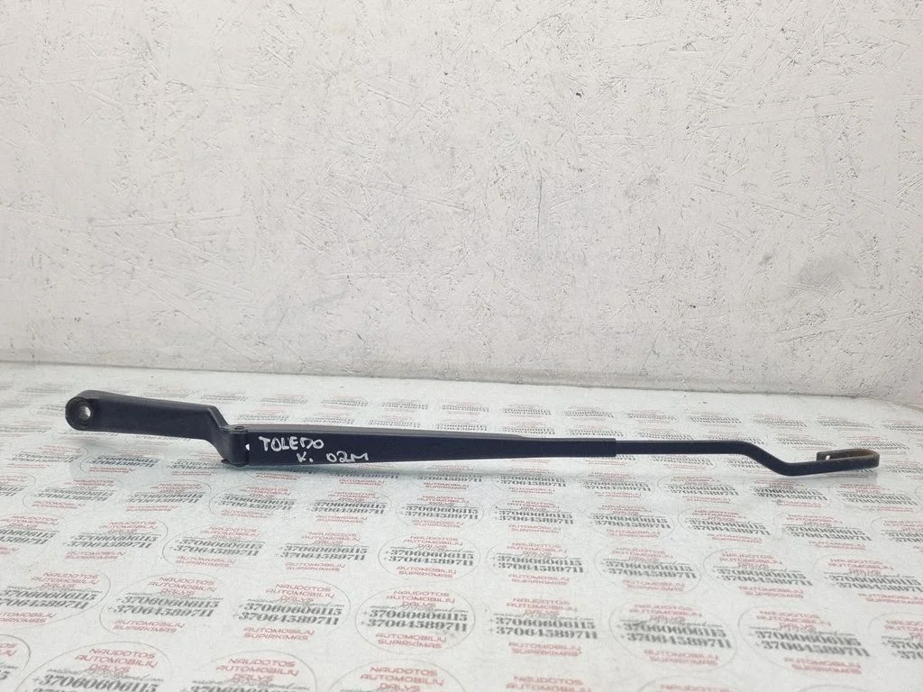 Front wiper blade arm 1M1955409B
