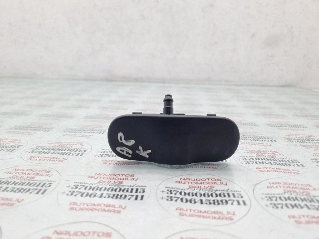 Priekšējā stikla logu šķidruma sprausla(-s) 4E0955987A