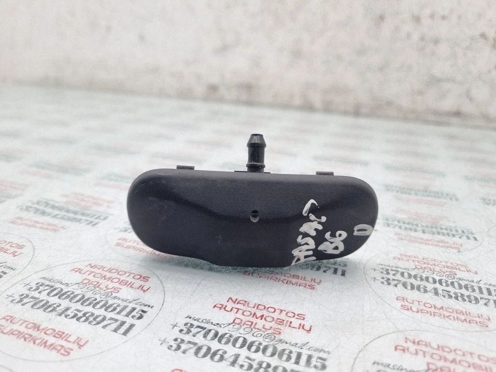 Esiklaasi pesuvedeliku pihusti(d) 5M0955985
