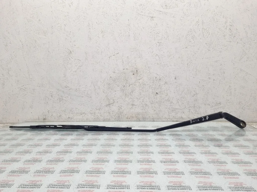 Front wiper blade arm – Volkswagen Bora (1998-2005)