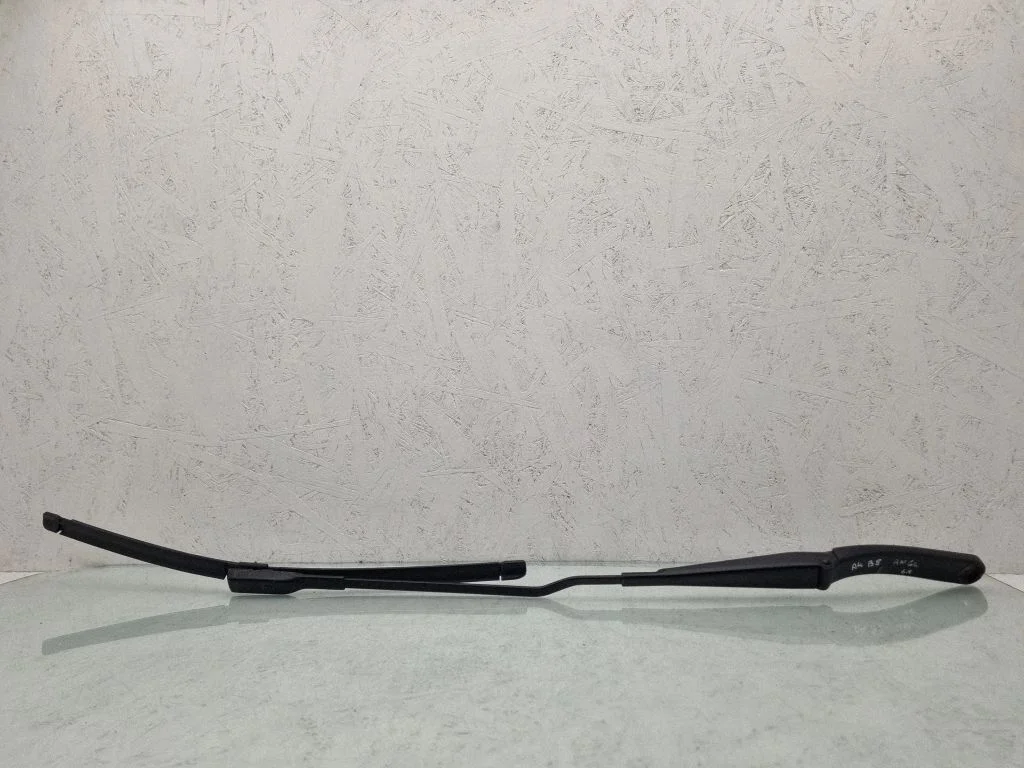 Front wiper blade arm 8K2955407