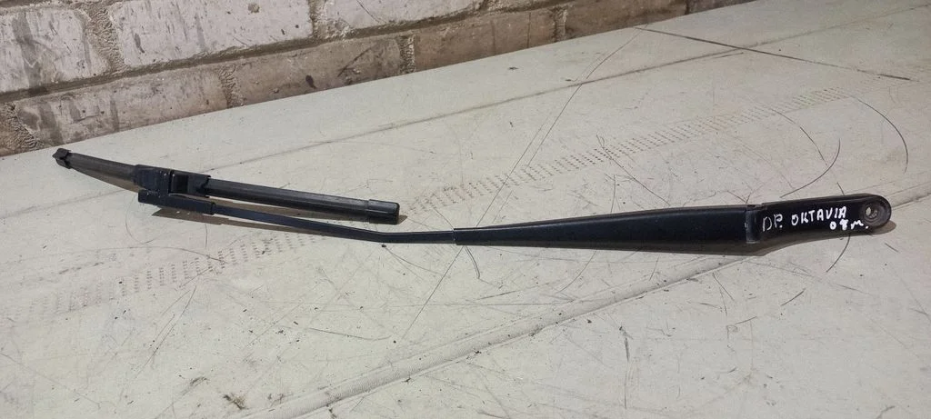 Front wiper blade arm 1Z1955410