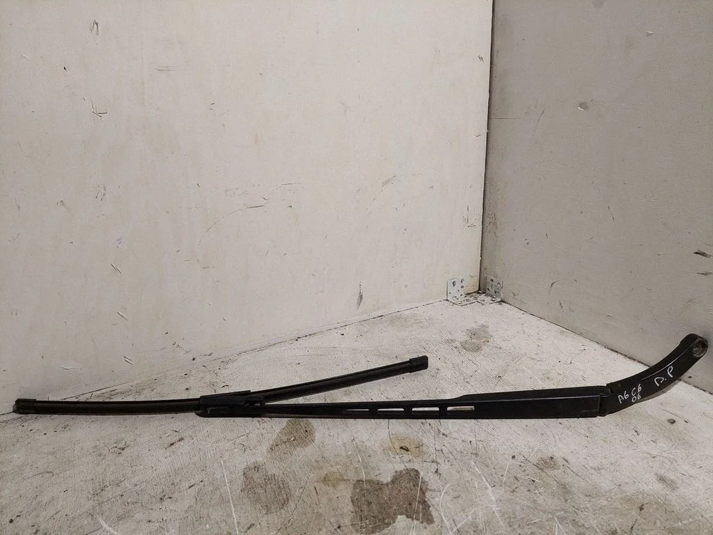 Front wiper blade arm – Audi A6 Allroad C6 (2006-2011)