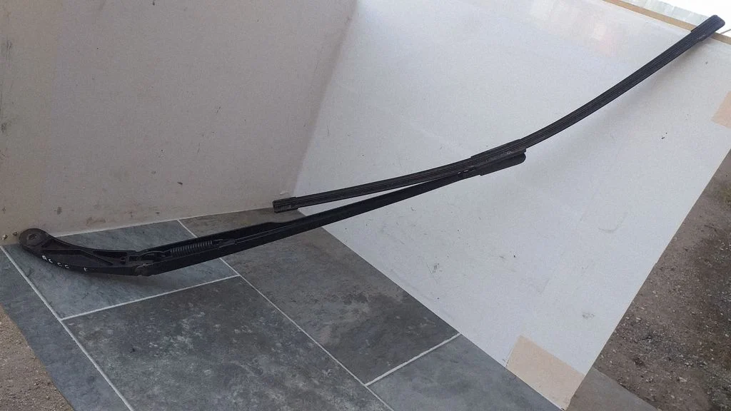 Front wiper blade arm – Audi A6 Allroad C6 (2006-2011)