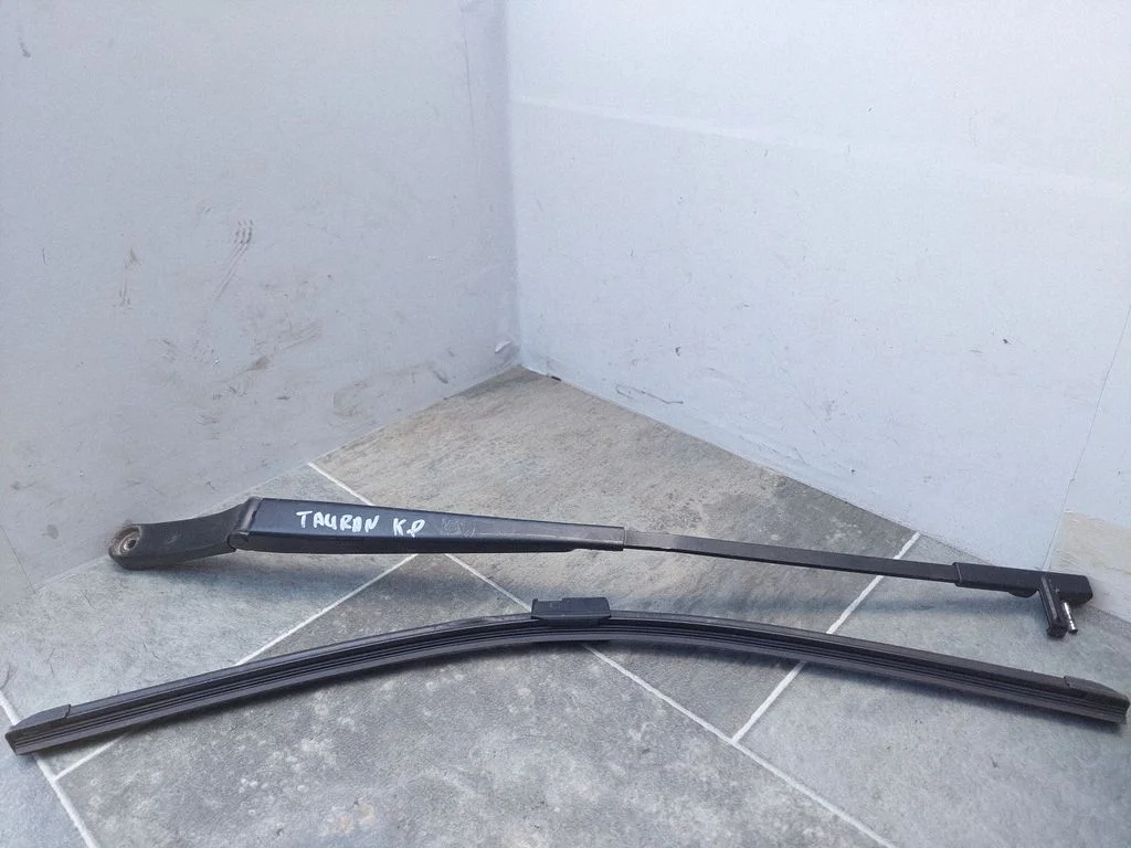 Front wiper blade arm 1T0955409A