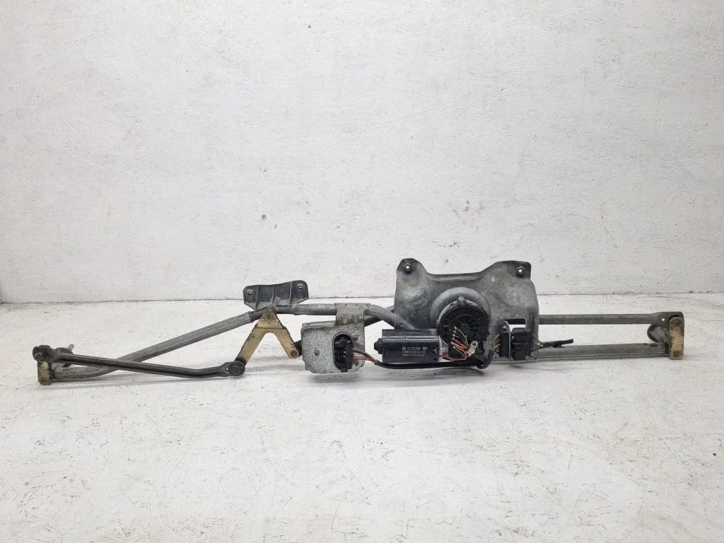 Front wiper linkage and motor 7M0955023E