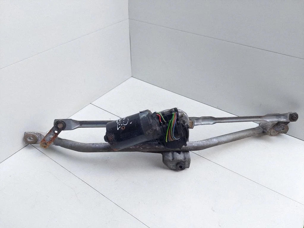 Front wiper linkage and motor 8D1955113B