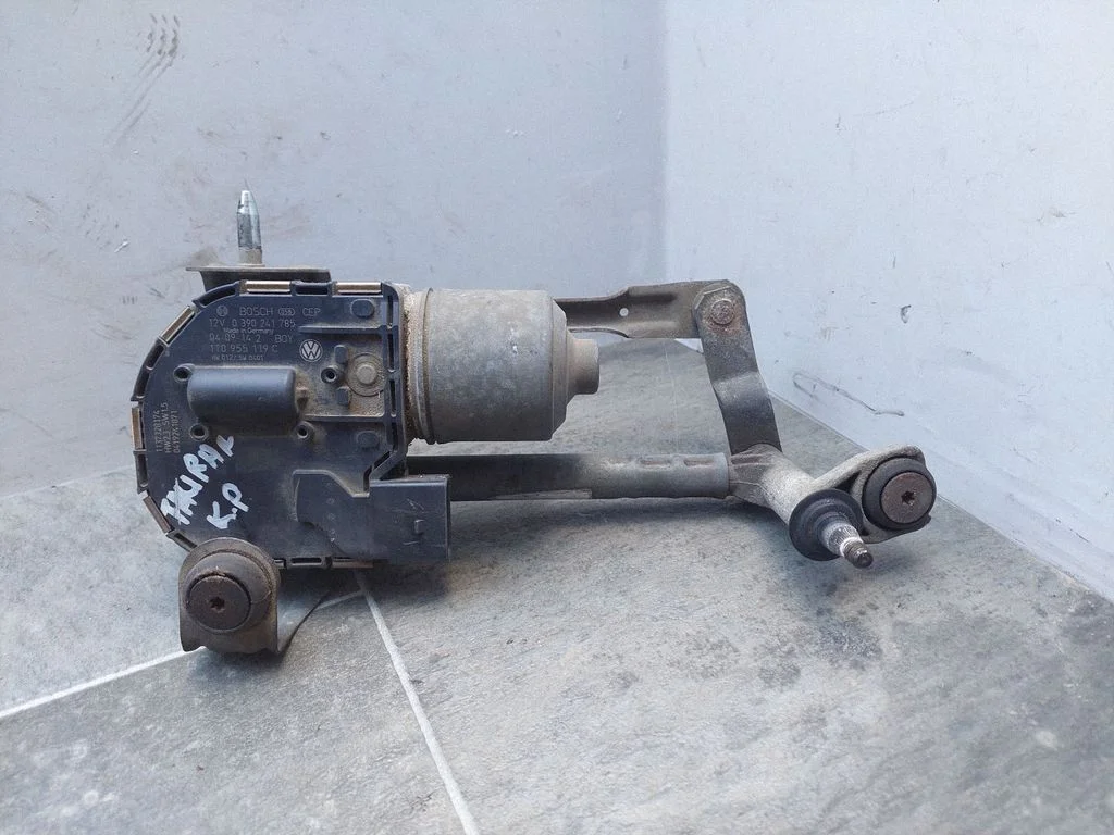 Front wiper linkage and motor 1T0955119C