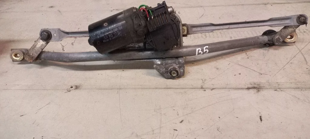 Front wiper linkage and motor 8D1955023C