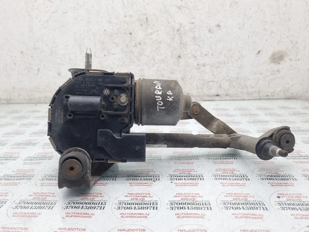Front wiper linkage and motor – Volkswagen Touran I (2003-2010)