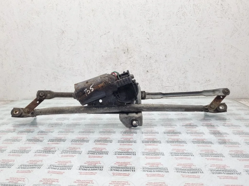 Front wiper linkage and motor