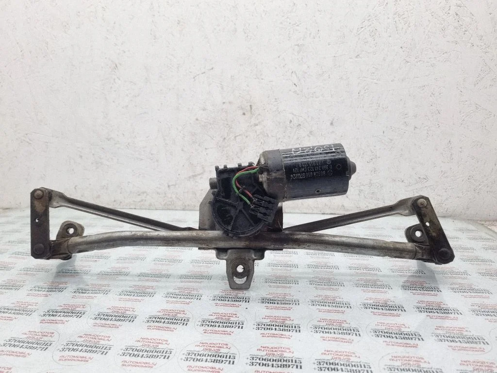 Front wiper linkage and motor 1H1955113B