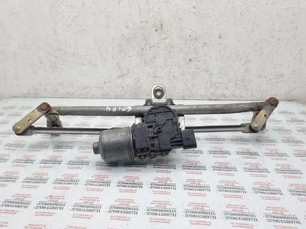Mechanizm wycieraczek z silniczkiem 1J1955113B