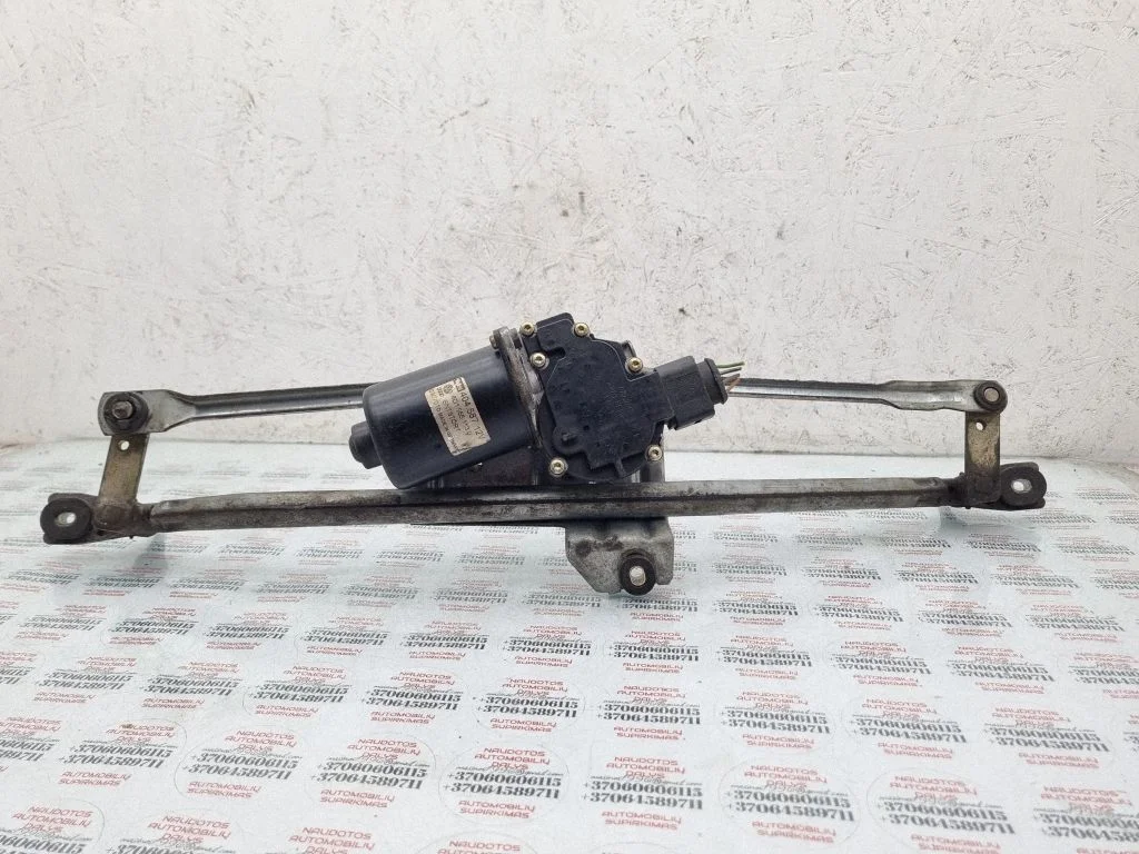 Front wiper linkage and motor – Audi A6 Allroad C5 (1999-2005)