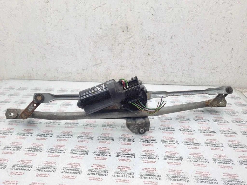 Front wiper linkage and motor 8D1955113B