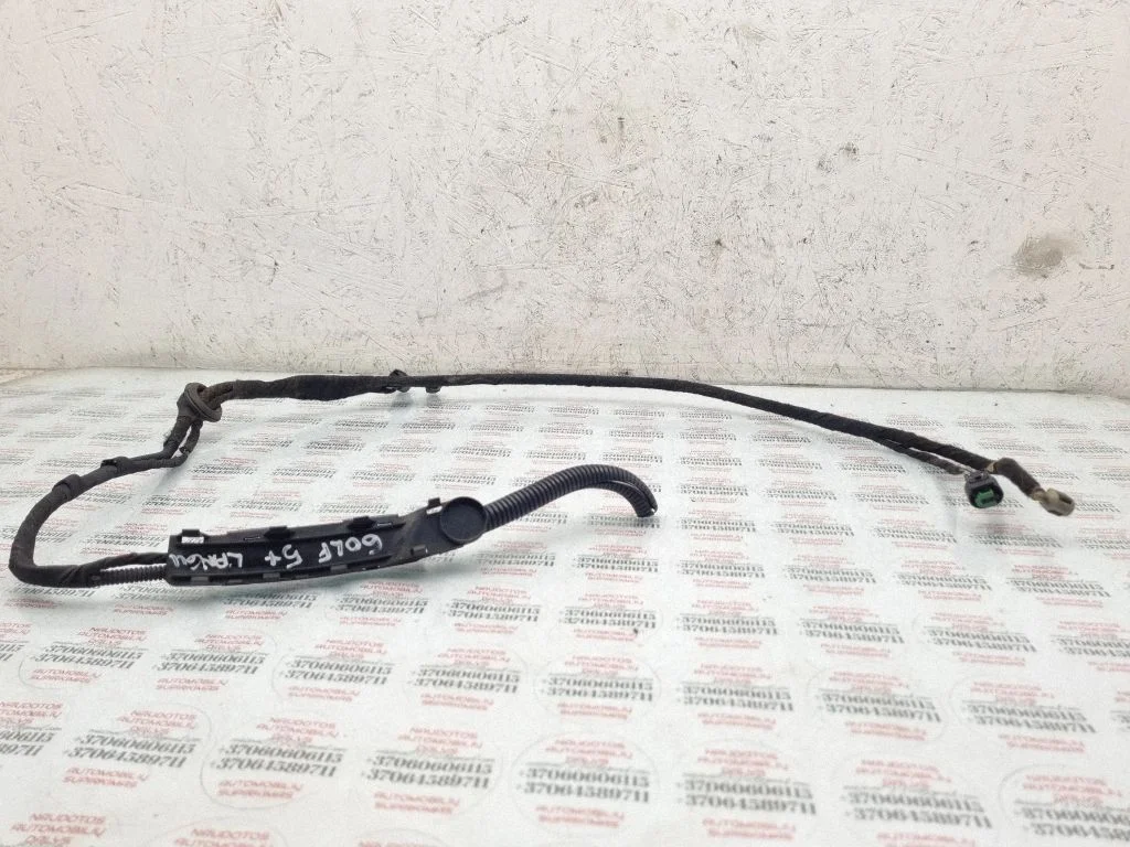 Windshield washer fluid hose – Volkswagen Golf Plus (2005-2013)