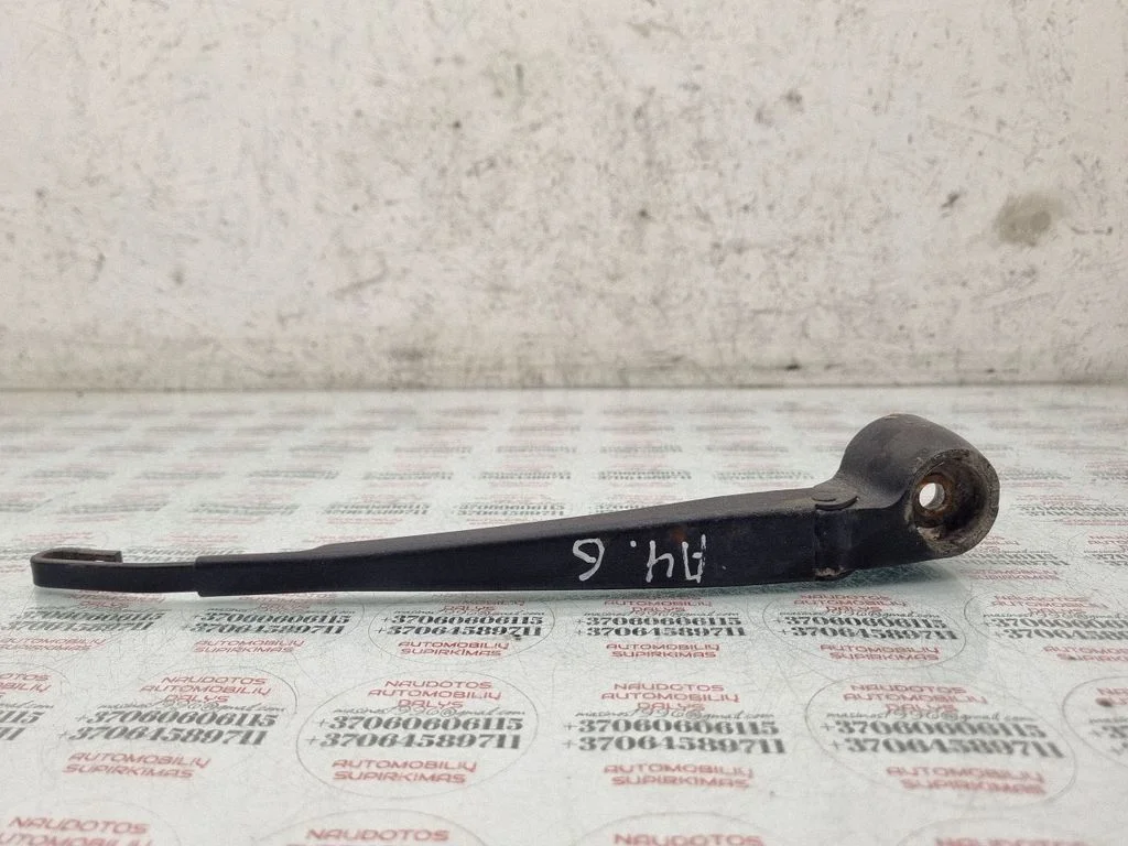 Rear wiper blade arm 8D9955407