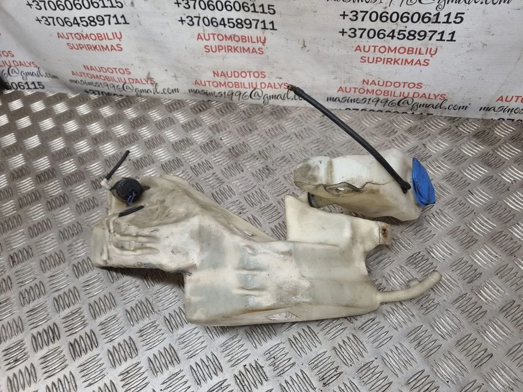 Windshield washer fluid reservoir/tank 8E5955451AE