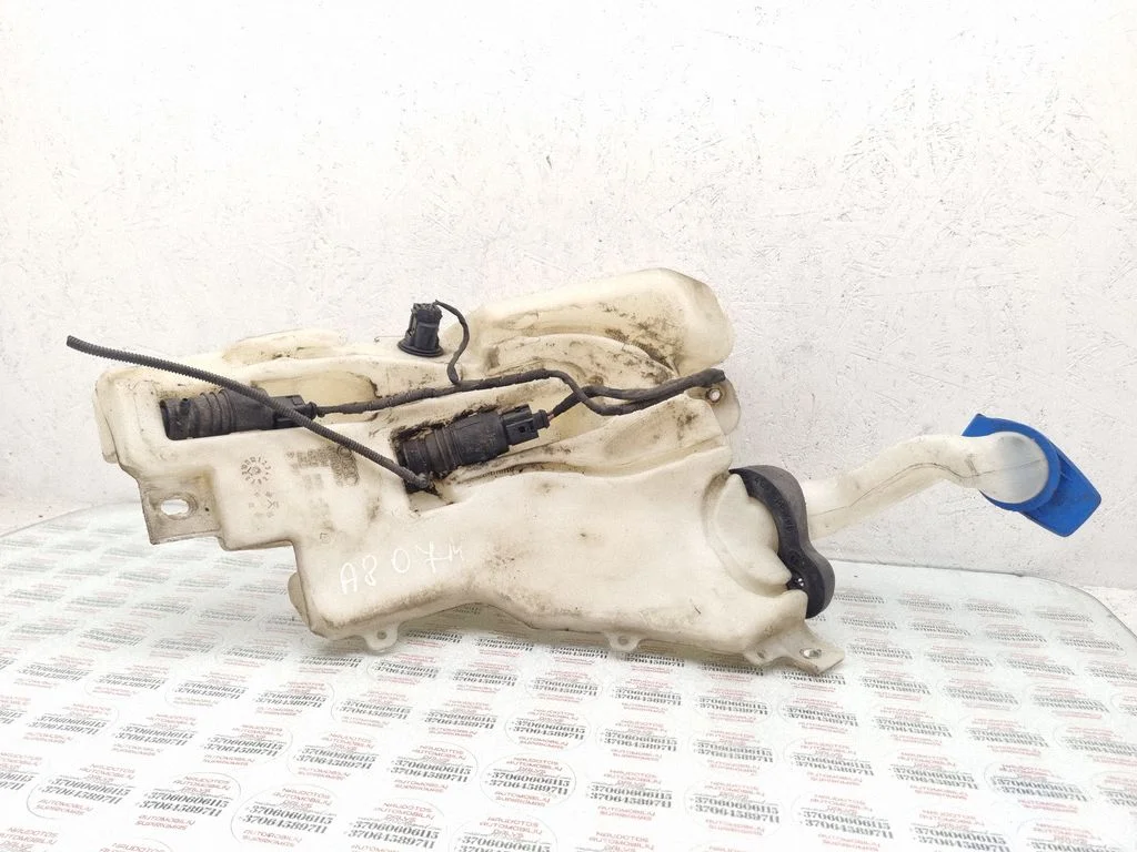 Klaasipesuvedeliku paak – Audi A8 S8 D3 4E (2002-2009)