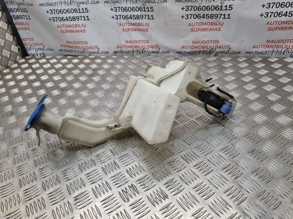Logu mazgāšanas šķidruma tvertne 3C0955453P