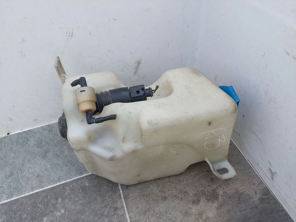 Windshield washer fluid reservoir/tank – Audi A3 S3 8L (1996-2003)