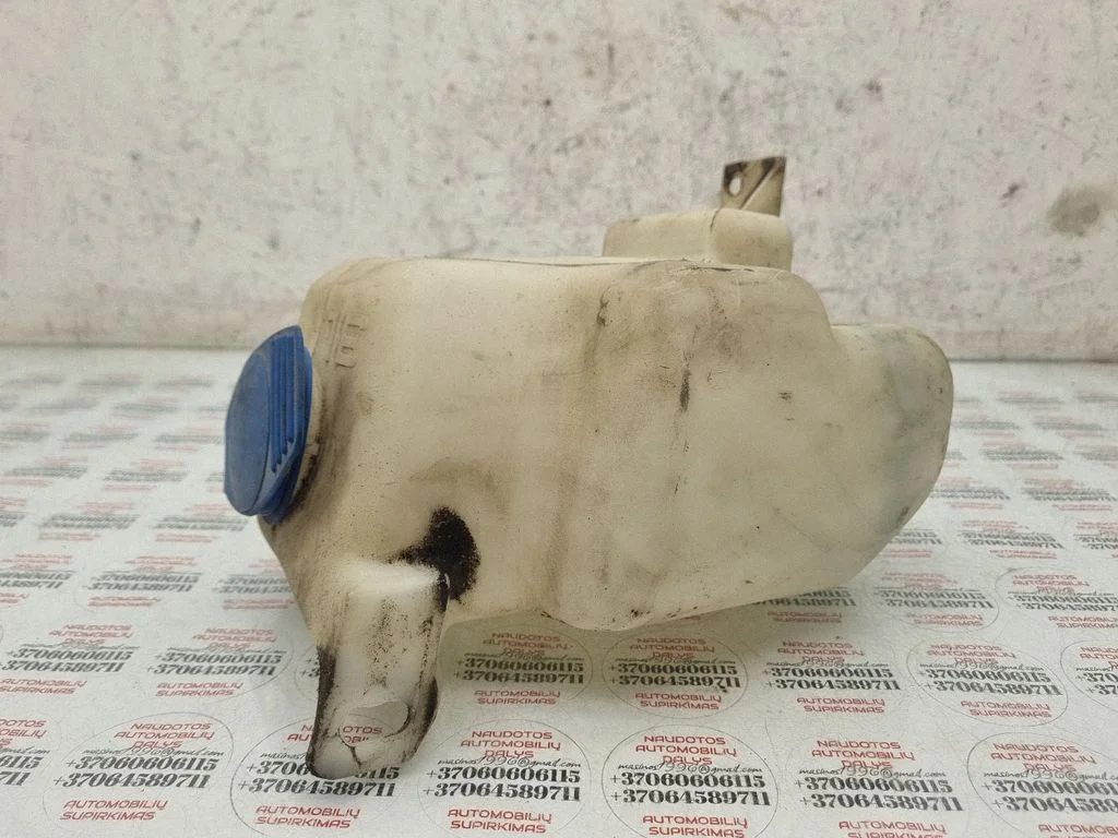 Windshield washer fluid reservoir/tank – Audi A3 S3 8L (1996-2003)