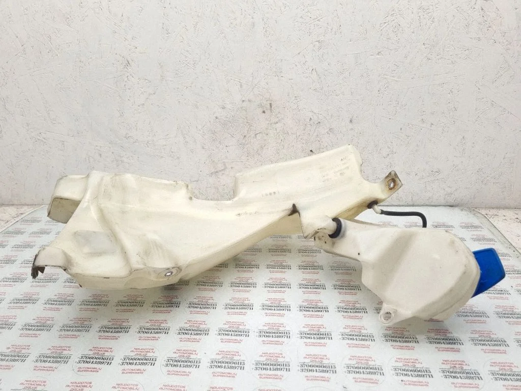 Windshield washer fluid reservoir/tank – Seat Exeo (3R) (2008-2013)
