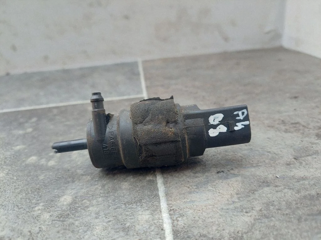 Klaasipesuvedeliku pump (klaaside) 8K5955647