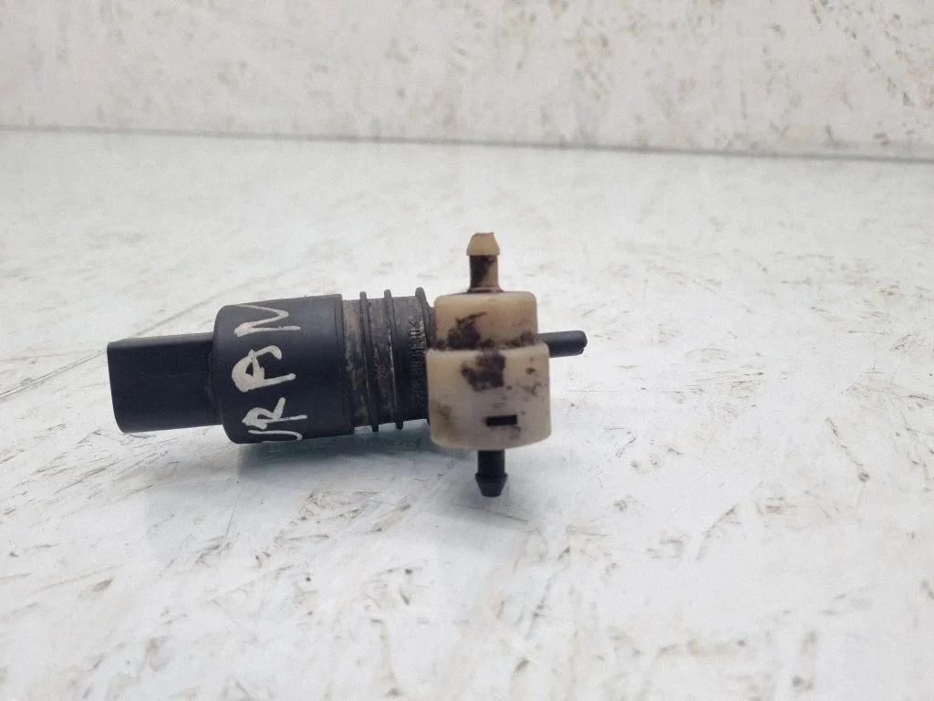 Windscreen/windshield washer pump