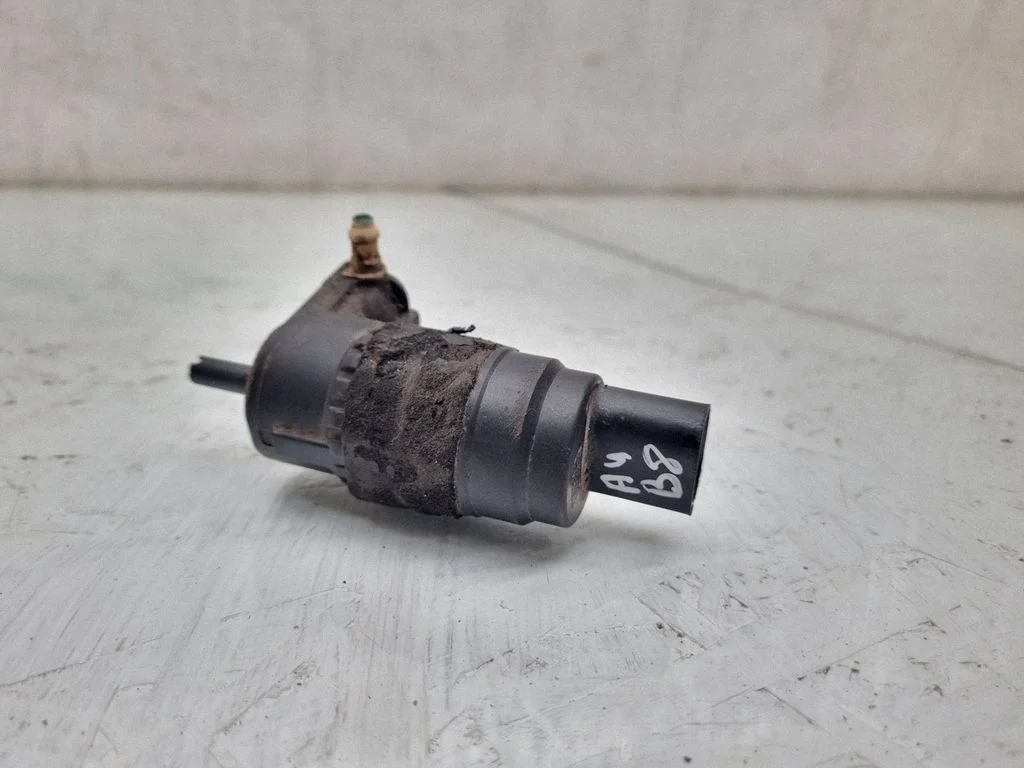 Windscreen/windshield washer pump – Audi A4 Allroad B8 (2008-2016)