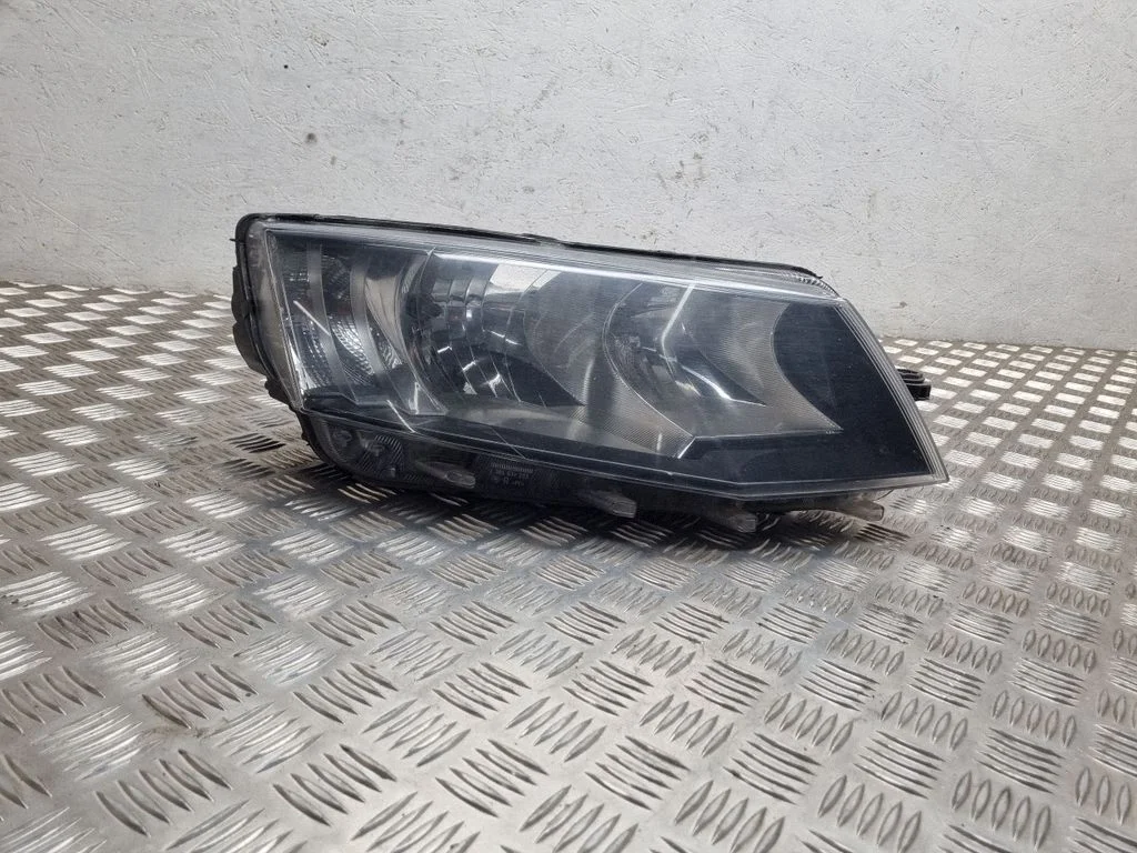 Headlight/headlamp – Skoda Octavia Mk3 (5E) (2013-2019)
