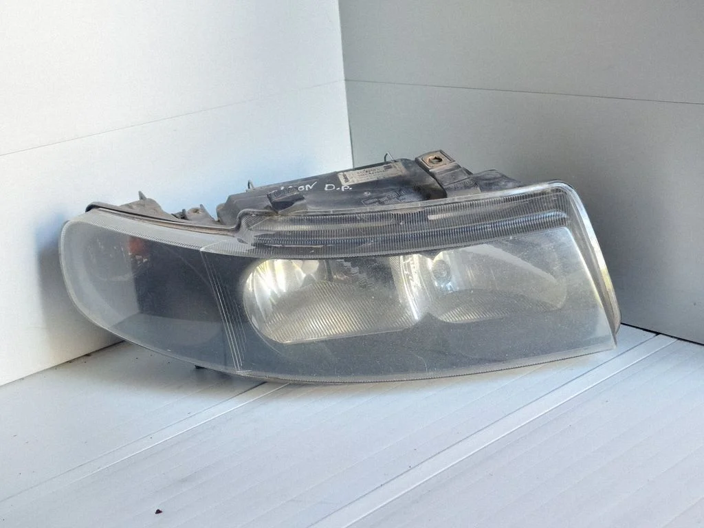 Headlight/headlamp 1M1941002D