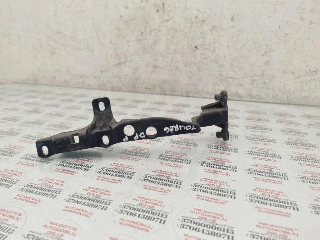 Headlight/headlamp mounting bracket – Volkswagen Touareg I (2002-2010)