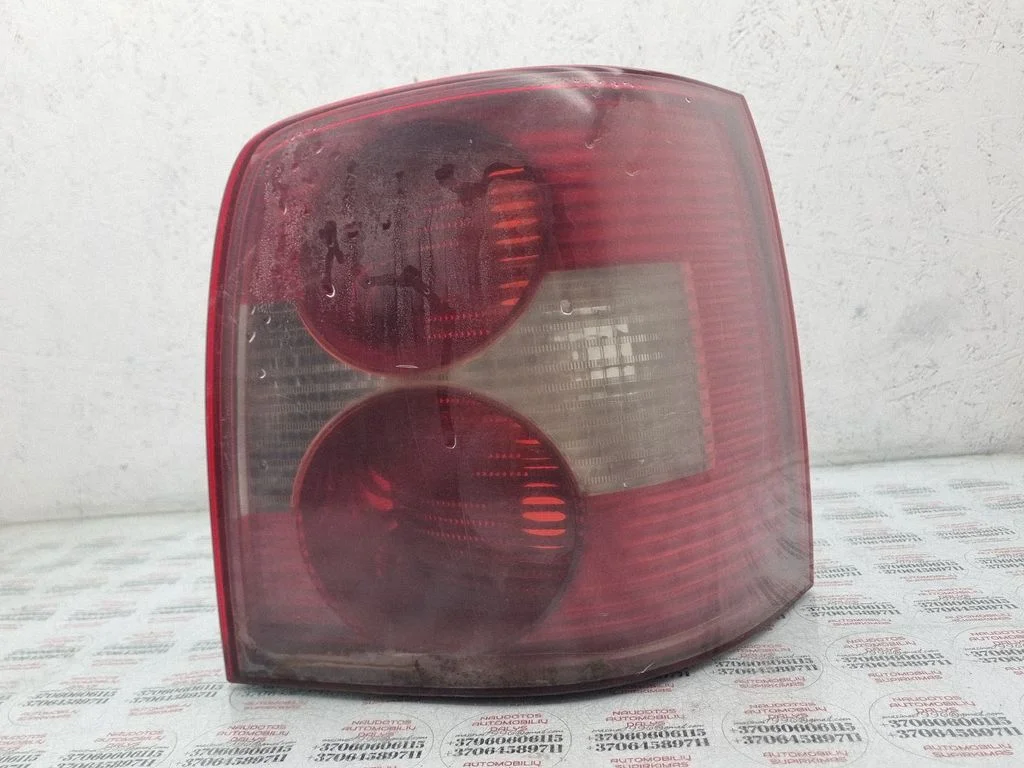 Rear/tail lights 3B9945096AA