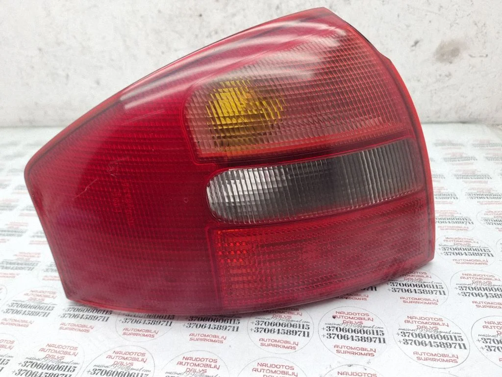Rear/tail lights 4B5945095