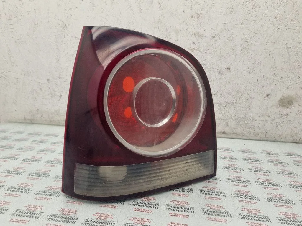 Rear/tail lights – rear left