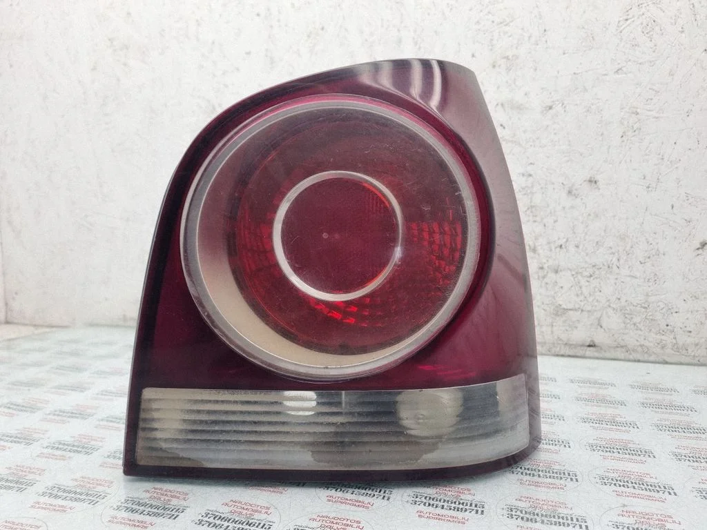 Rear/tail lights – rear right