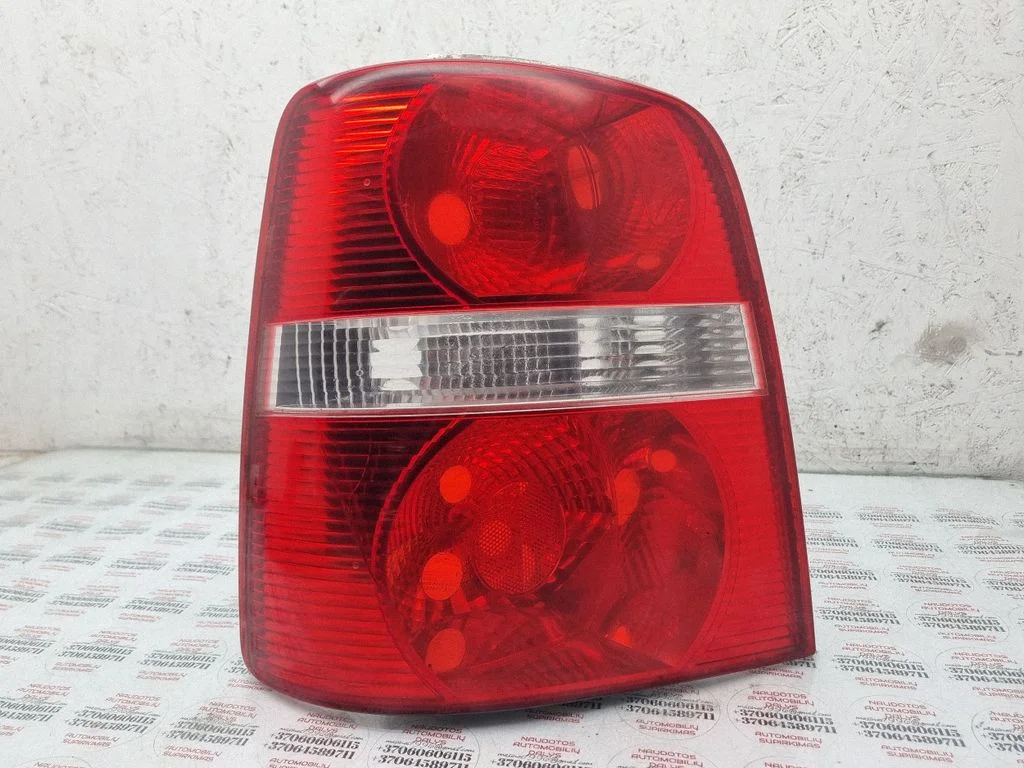 Rear/tail lights 1T0945095F