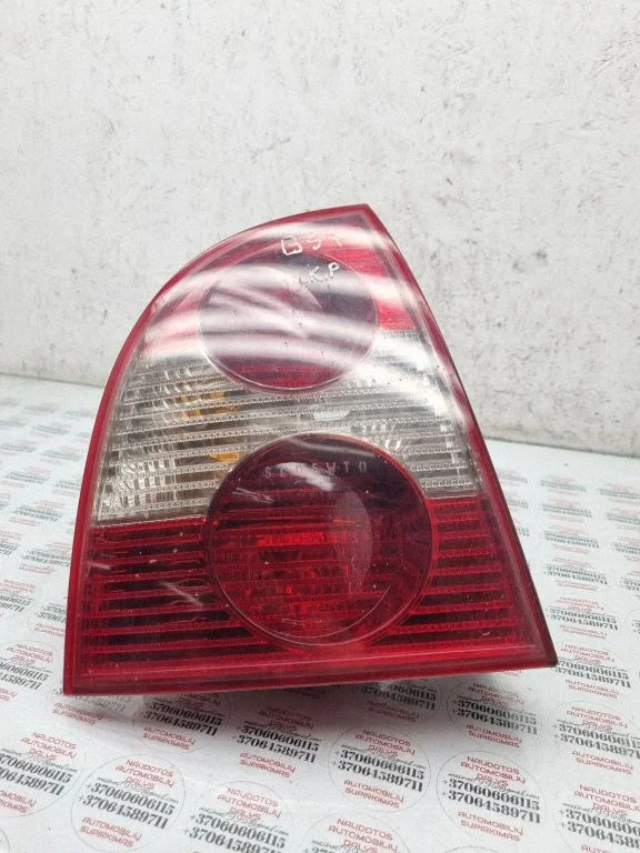 Rear/tail lights – left