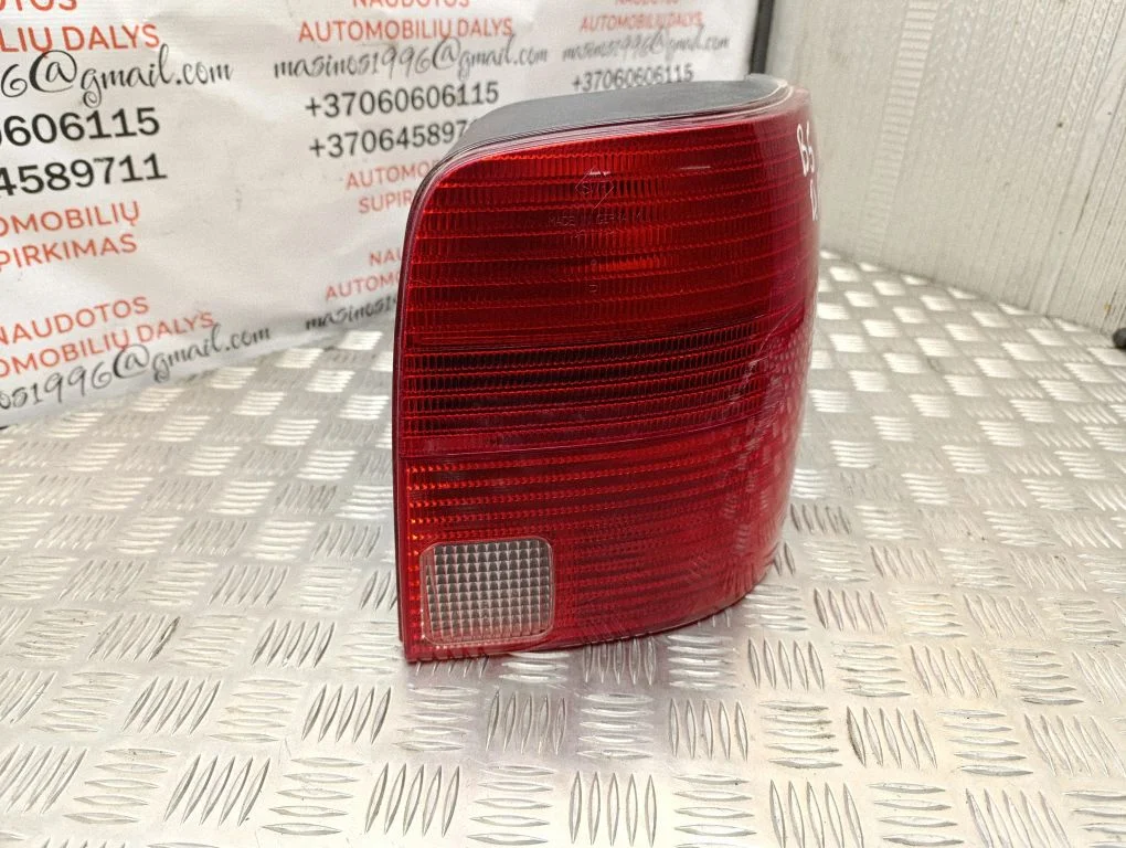 Rear/tail lights 3B9945112F