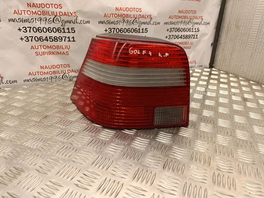 Rear/tail lights – rear left