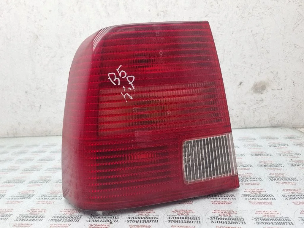 Rear/tail lights – left