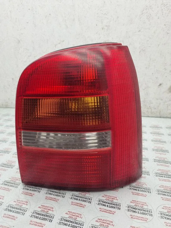 Lampa tylna w błotniku 01241410