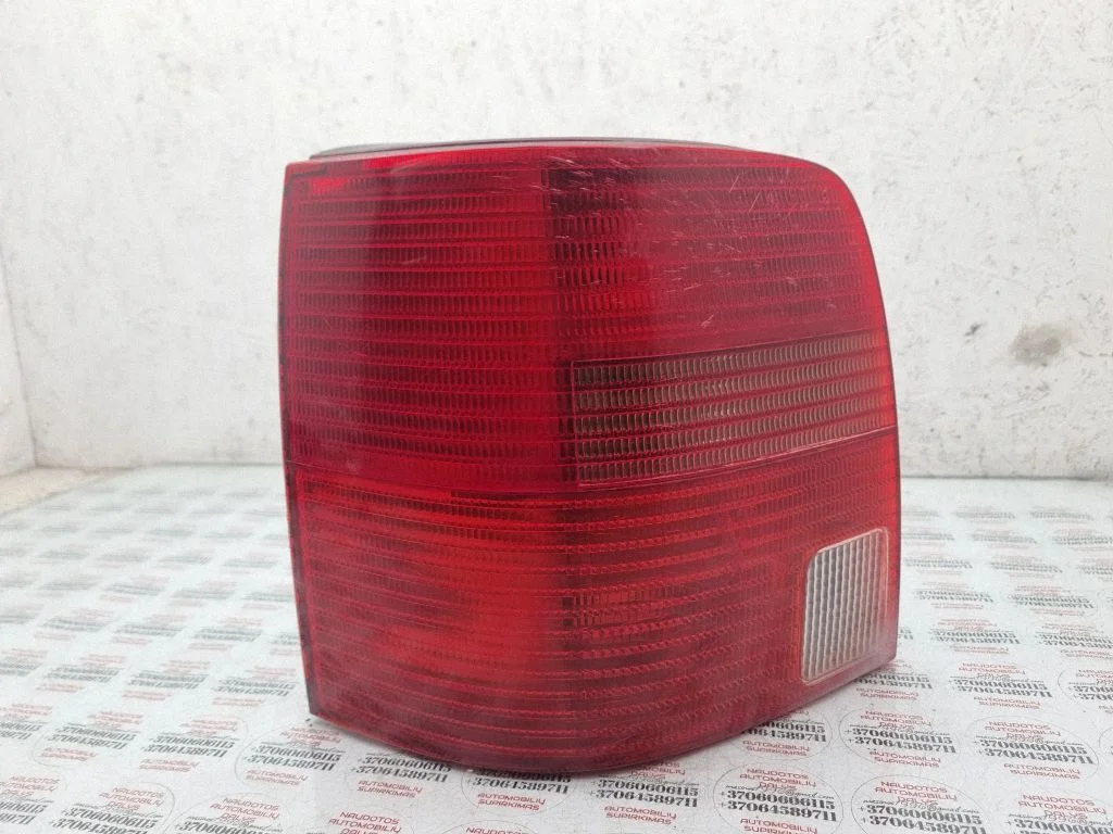Rear/tail lights 3B9945111F