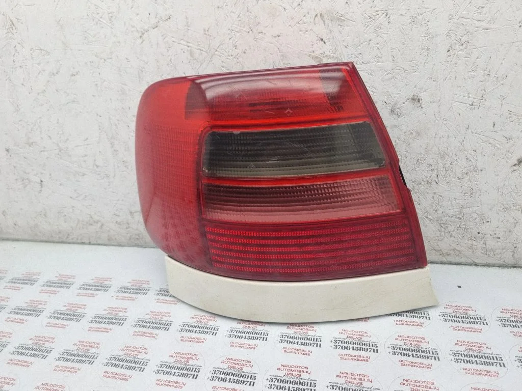 Rear/tail lights – left