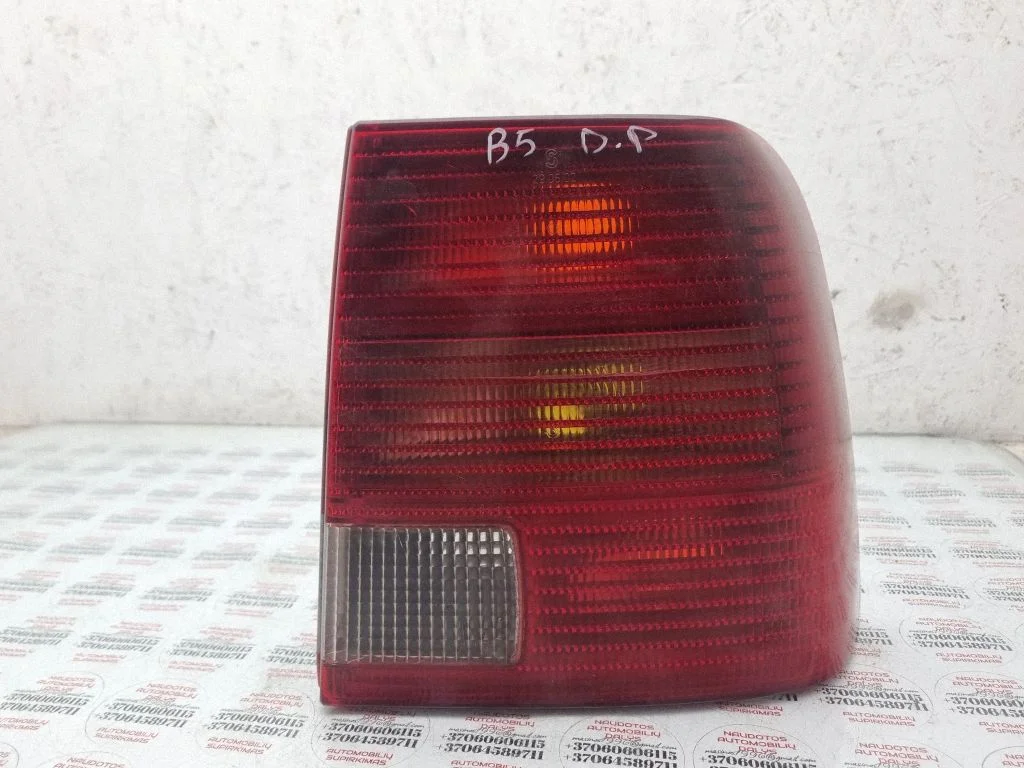 Rear/tail lights 3B5945096F