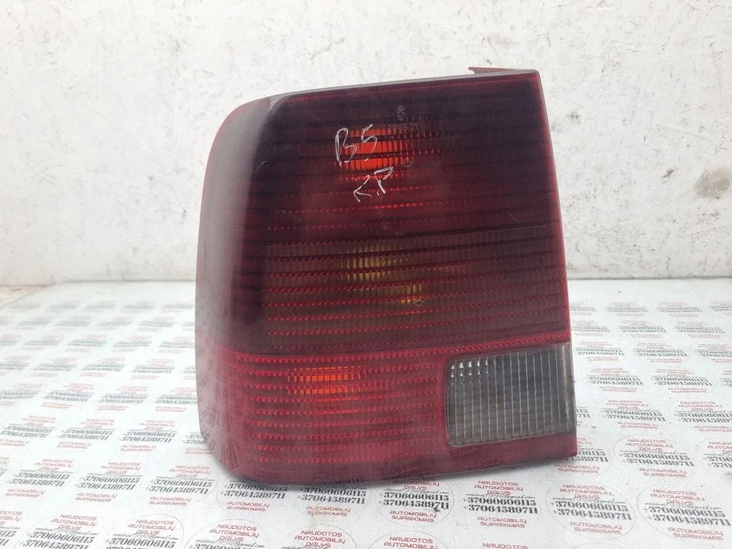 Rear/tail lights 3B5945095F
