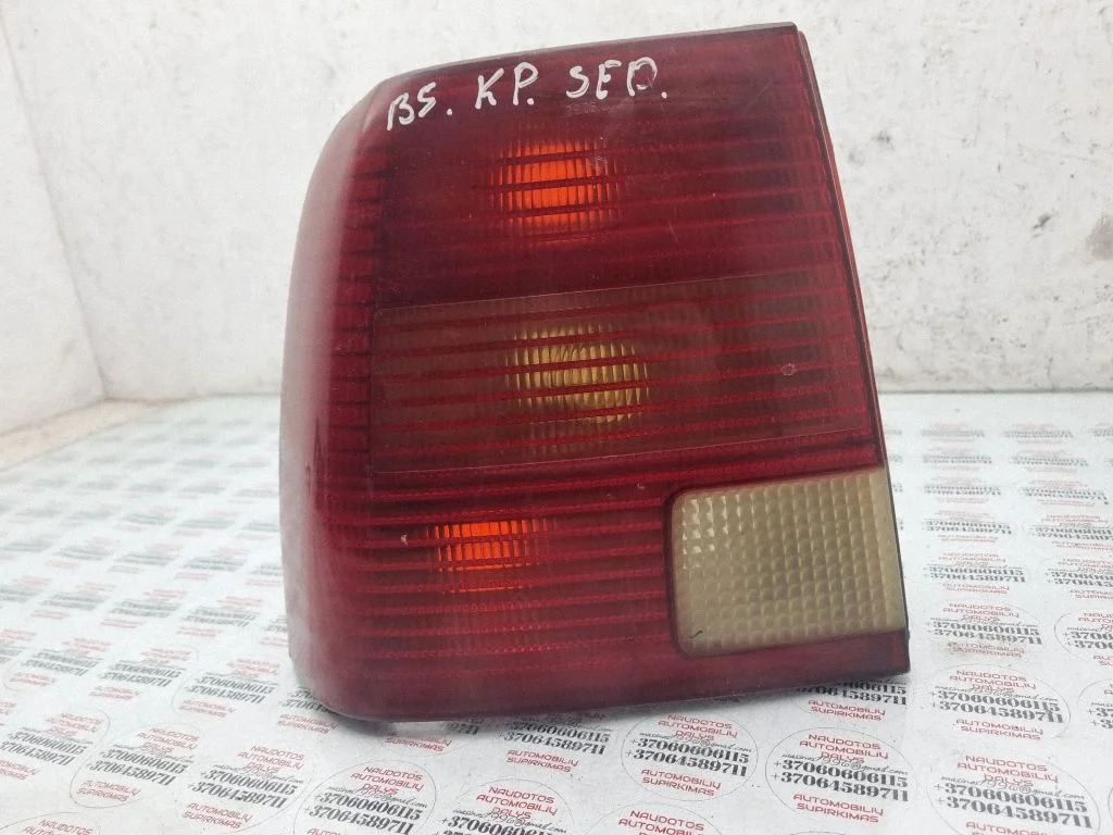 Rear/tail lights – left